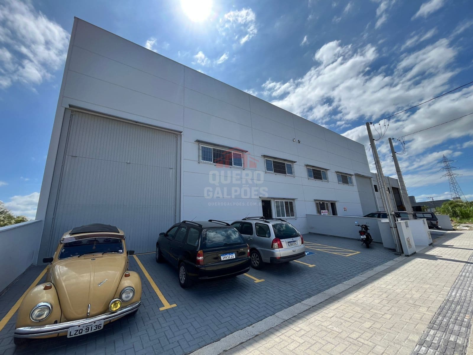 Galpão para Locação, 480 m², Pé Direito de 8 m, Próximo à BR 101 - Palhoça
