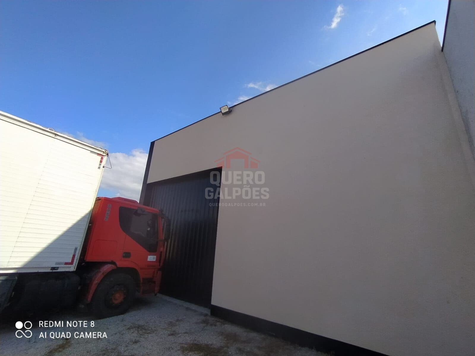 Galpão 227m² em São José para Locação