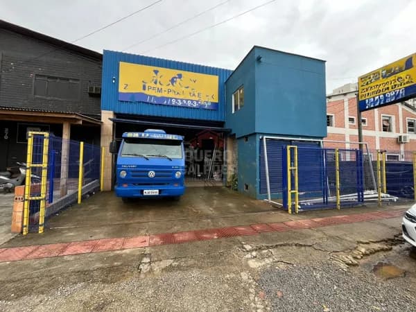 Pavilhão/Galpão Industrial com 431 m², com excelente localização em São José, a 300 m da BR101.