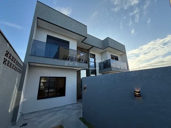 Sobrado com Piscina em Guaratuba