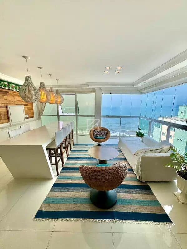 Apartamento em Itapema - Meia Praia