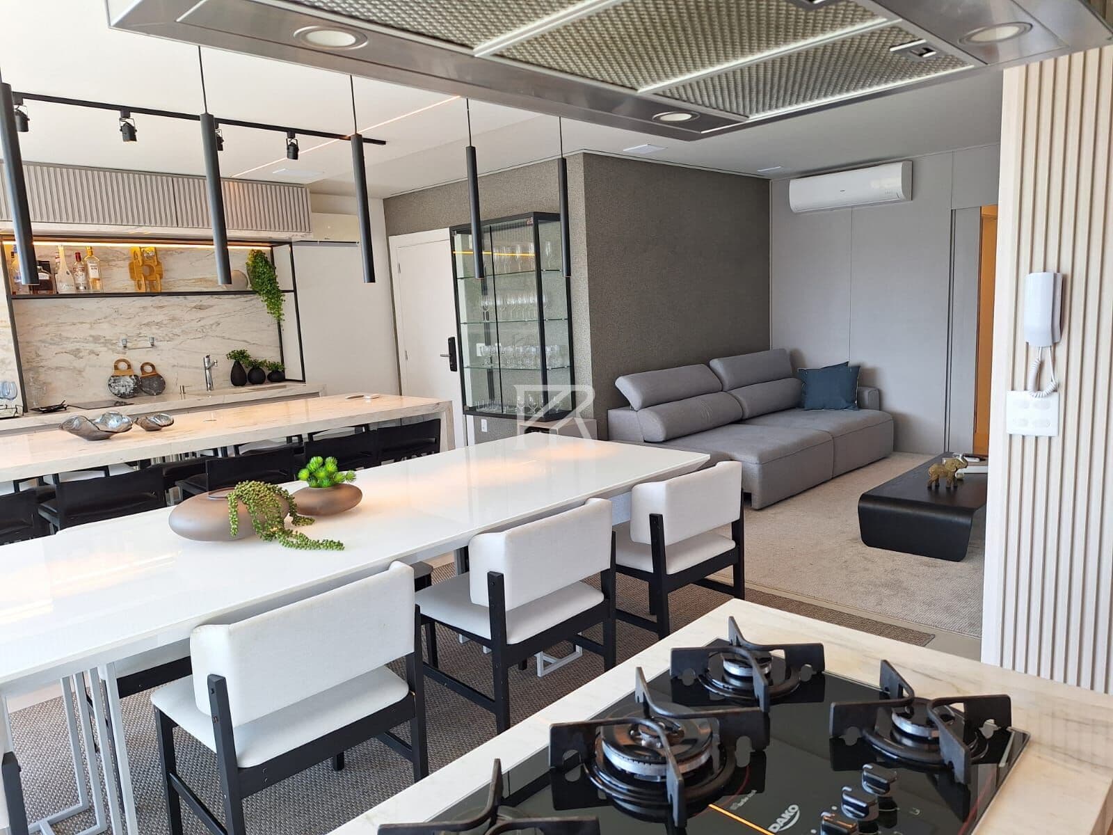 Apartamento Alto Padrão em Meia Praia, Itapema/SC