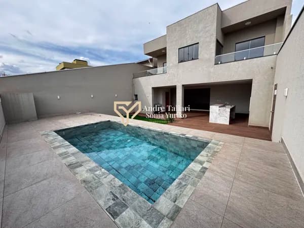 Casa Assobradada a venda Reformada 3 dormitórios (1 suíte) piscina churrasqueira