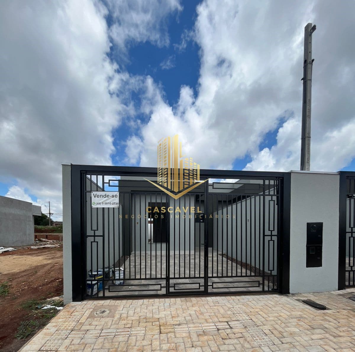 Casa á venda no bairro Florais do Paraná em Cascavel