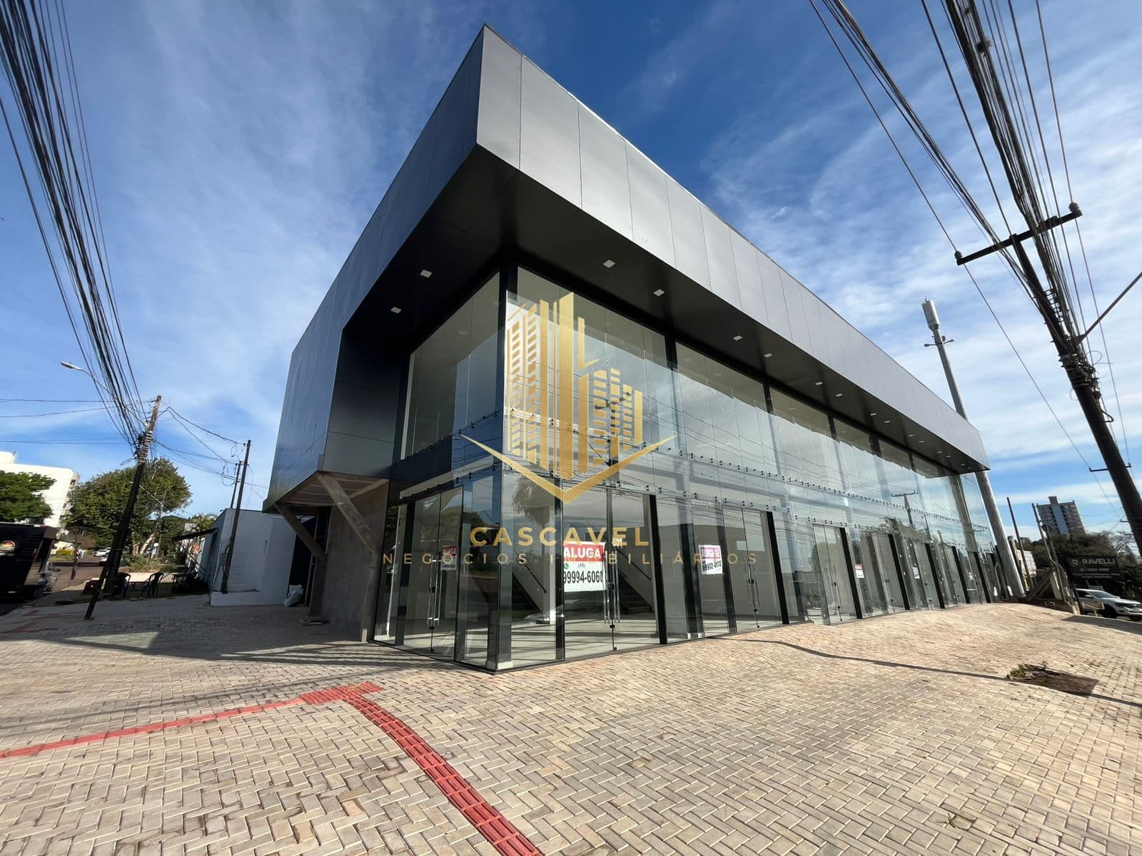Sala comercial de esquina para locação no bairro Country em Cascavel Paraná