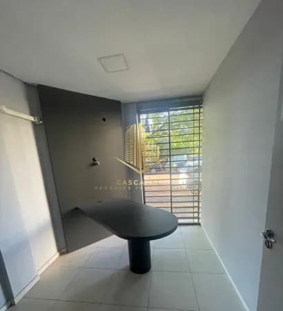 Sala comercial com mezanino no Centro