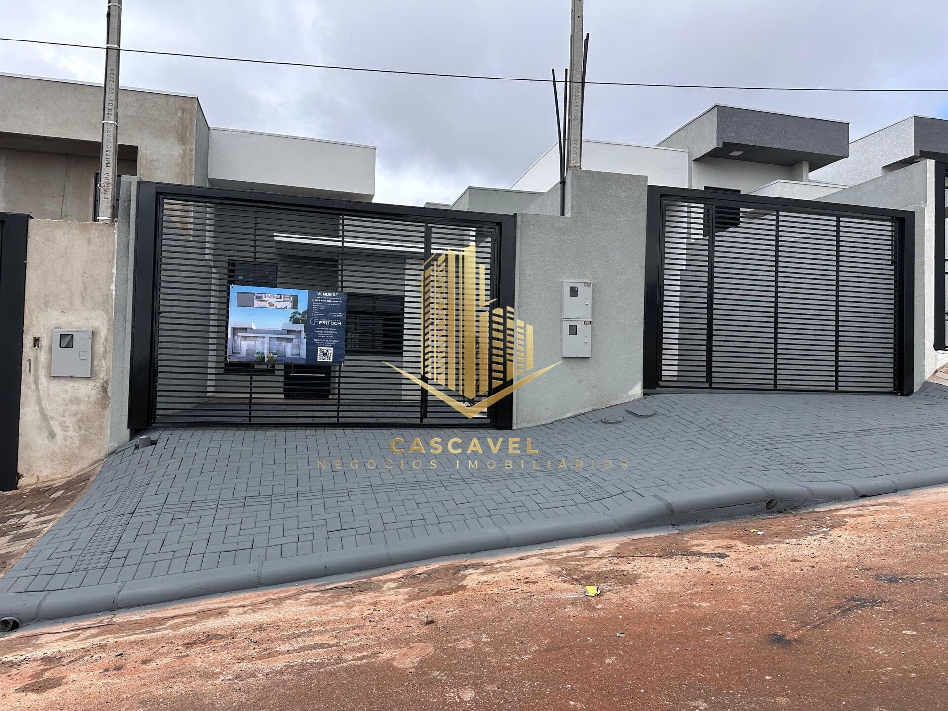 Casa á venda no bairro Positano em Cascavel, poucos metros do Supermercado Porti e Ceasa.