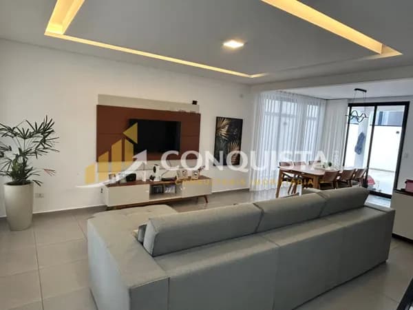 Sobrado Moderno com Suíte e Espaço Gourmet à Venda no Recanto Tropical em Taubaté