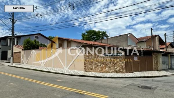 Casa térrea de esquina no bairo Cidade Jardim / Jardim Paulista Taubaté/SP