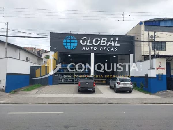 Galpão Salão com 250 m² de frente para Dutra em Taubaté SP