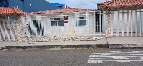 Casa no Afonso Pena com 4 quartos sendo 01 Suíte