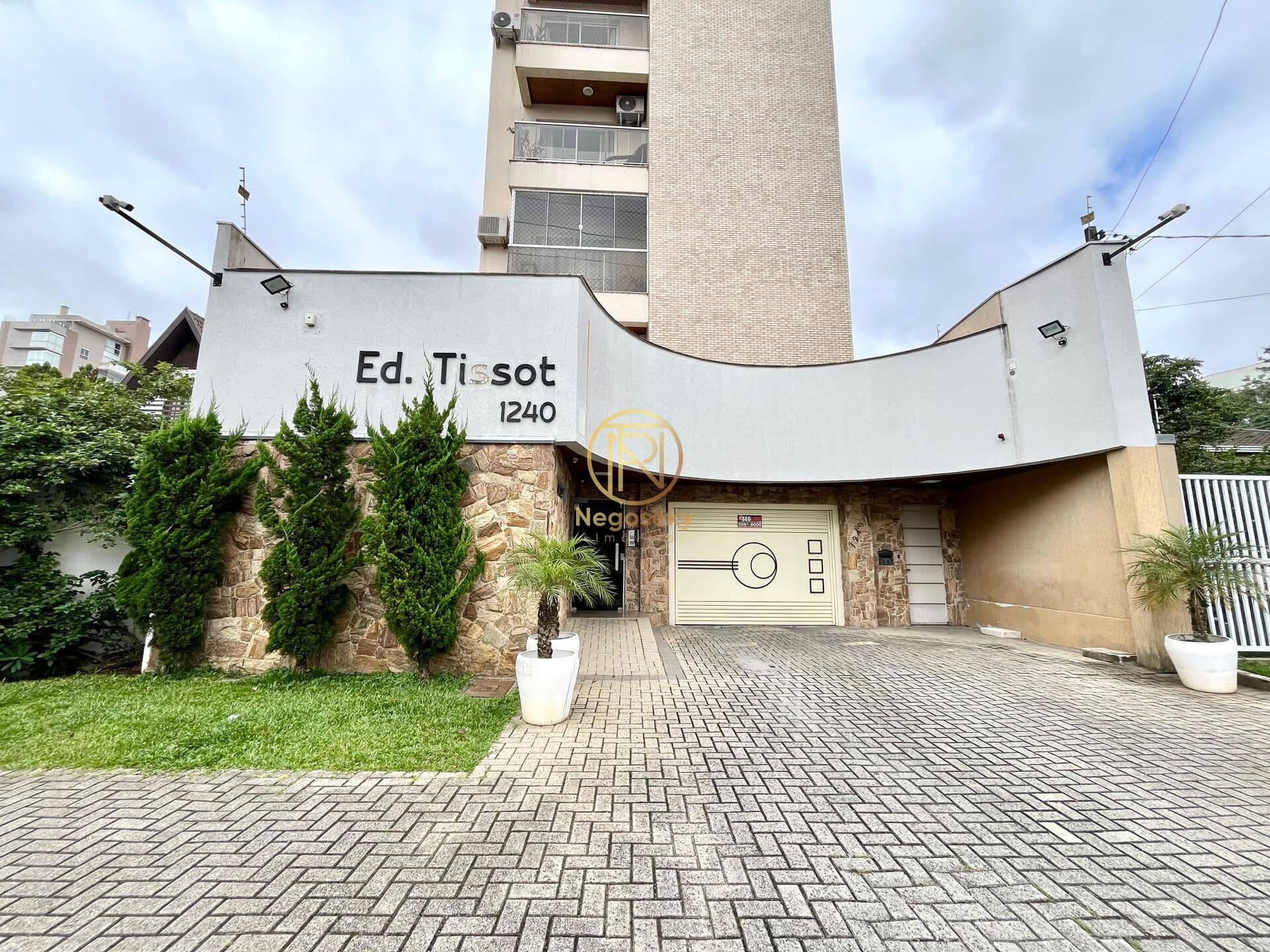 Apartamento com gardem sendo 3 quartos com suíte
