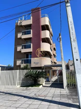 Apartamento semi mobiliado 02 quartos, sendo 01 suíte - Gaivotas.