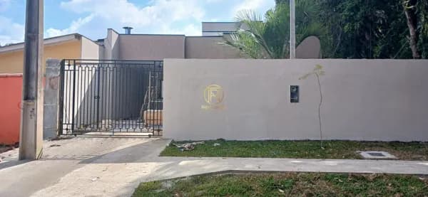 Casa com suíte no bairro Santo Antônio