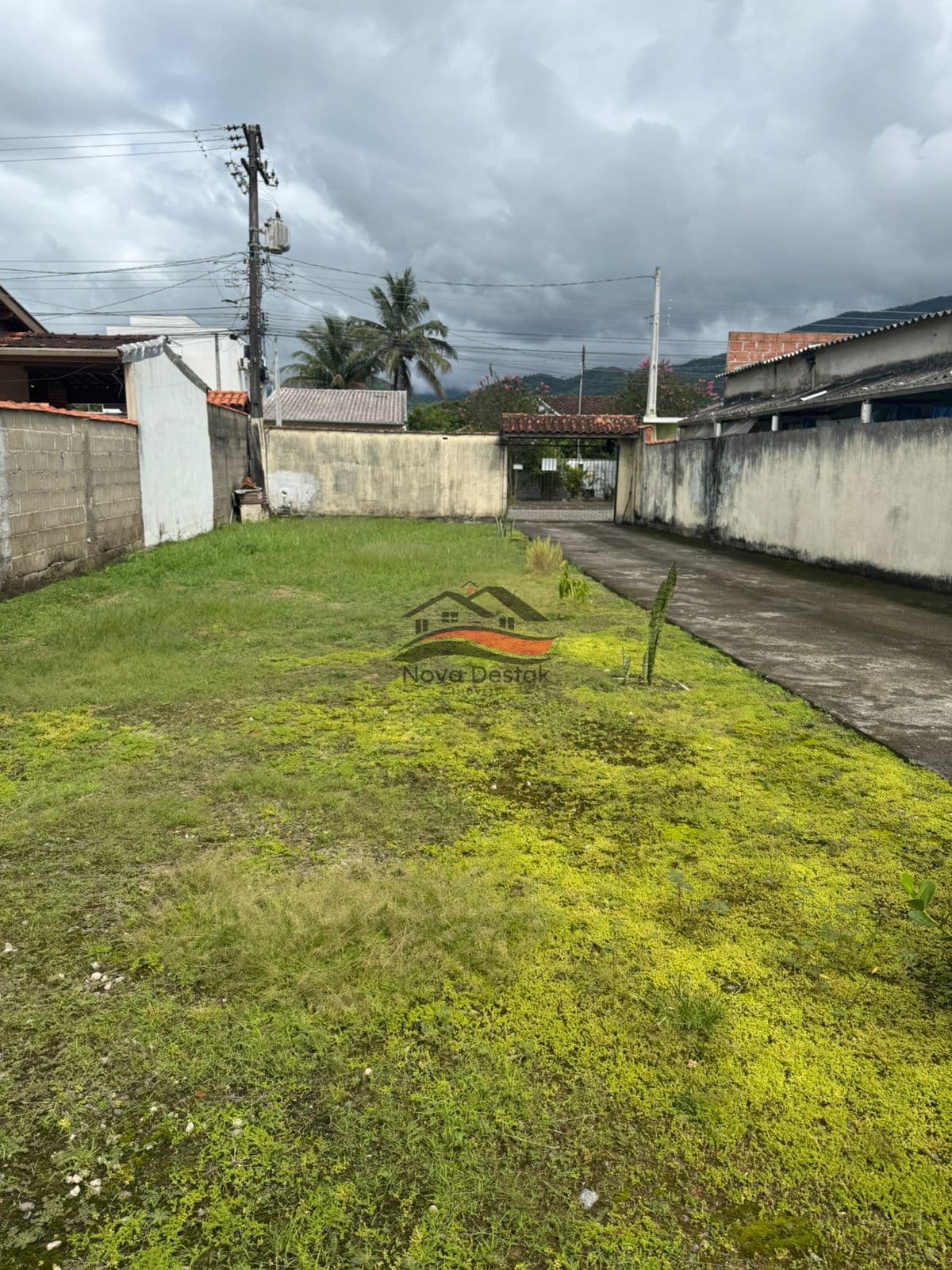 Casa com terreno de 350m² no bairro Gaivotas Caraguatatuba