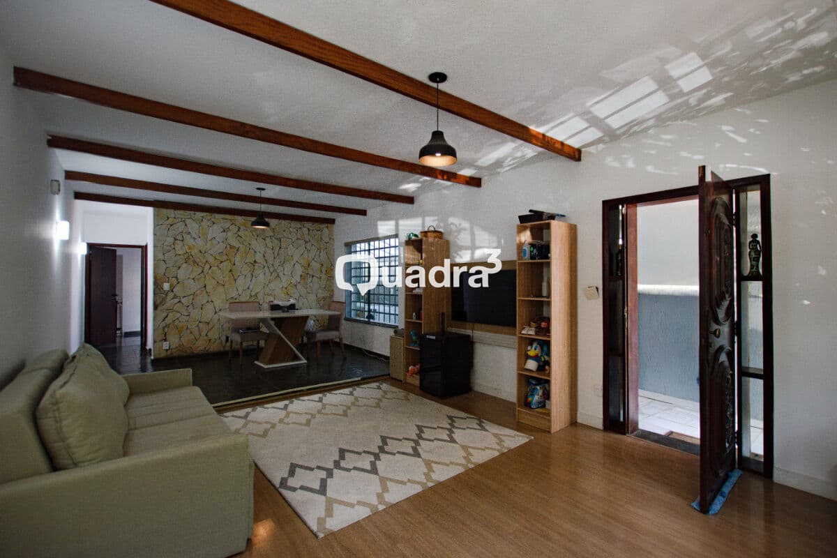 Casa para venda em Vila Madalena com 5 quartos, sendo 1 suíte , 253m²