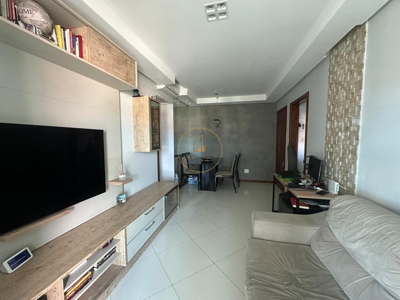 VENDO APARTAMENTO NA VILA LAURA