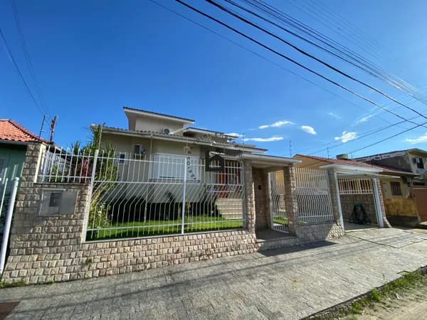 Casa Alto Padrão em Oficinas, Tubarão/SC