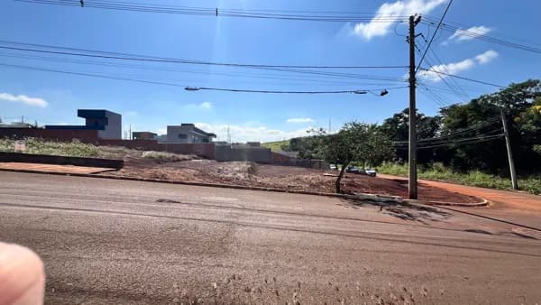 Terreno na avenida principal do Ville de France I