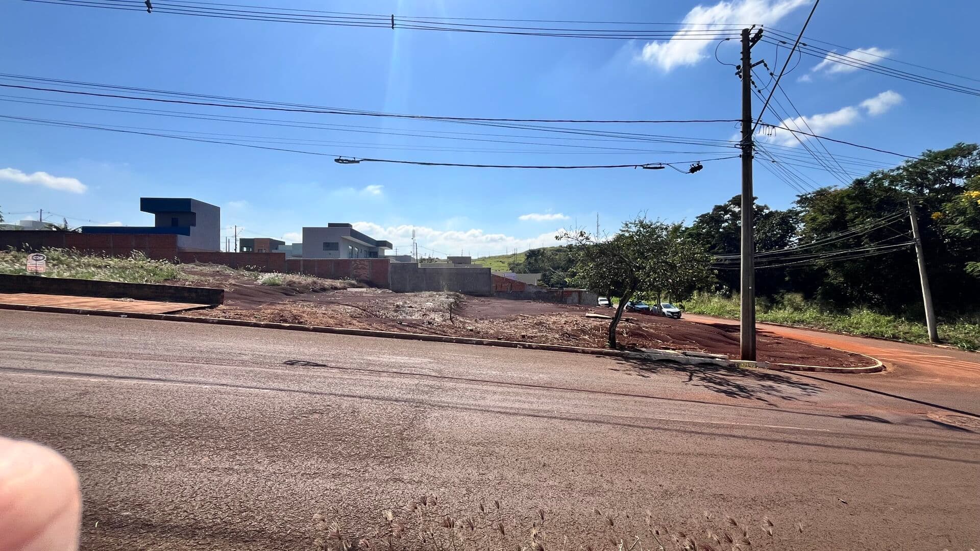 Terreno na avenida principal do Ville de France I