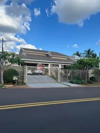 Casa de Alto Padrão à Venda em Nova Ourinhos/SP