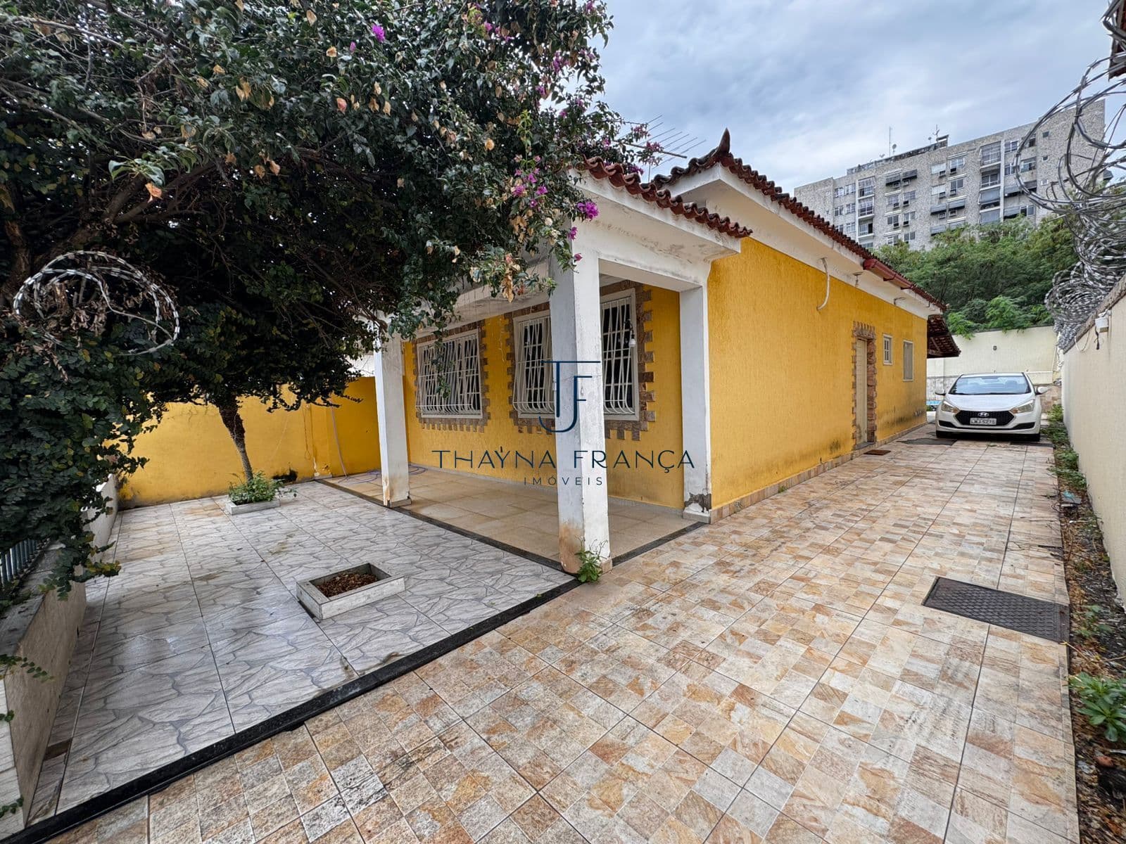 OPORTUNIDADE NO MUTONDO - RUA PRINCIPAL