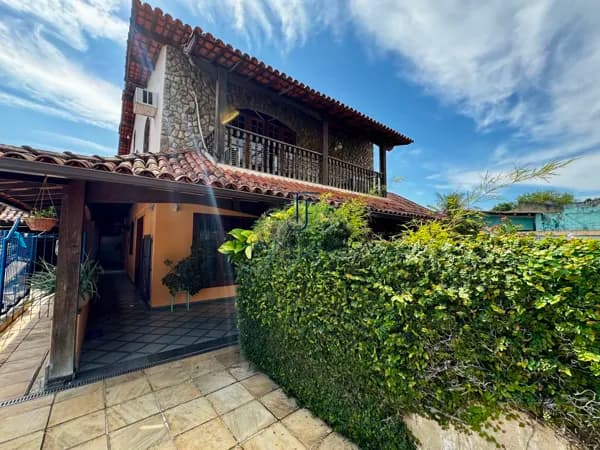 Casa Triplex no Centro de São Gonçalo