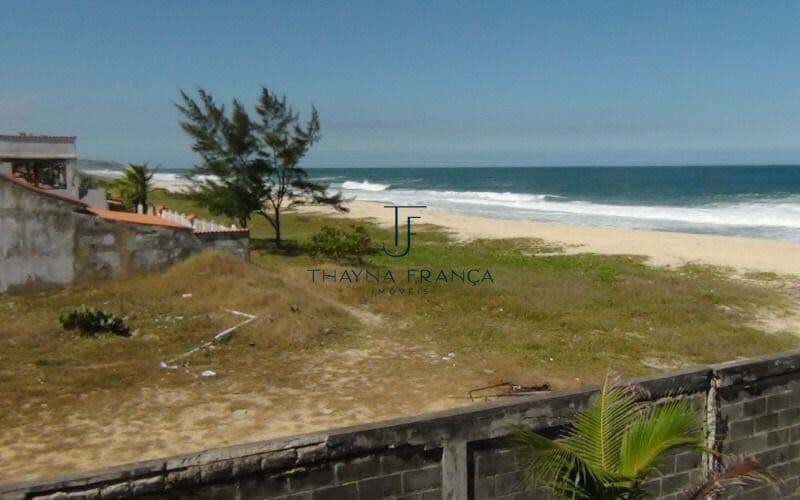 Prédio frente mar em Cordeirinho
