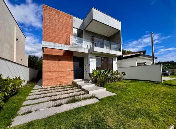 Casa Duplex com 4 Quartos