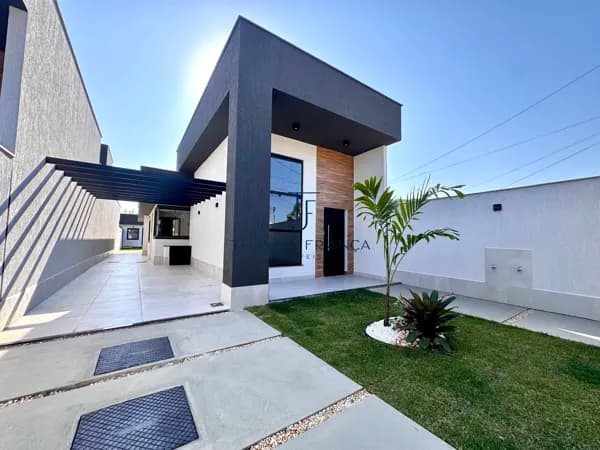 Casa com 3 quartos no Jd Atlântico Oeste