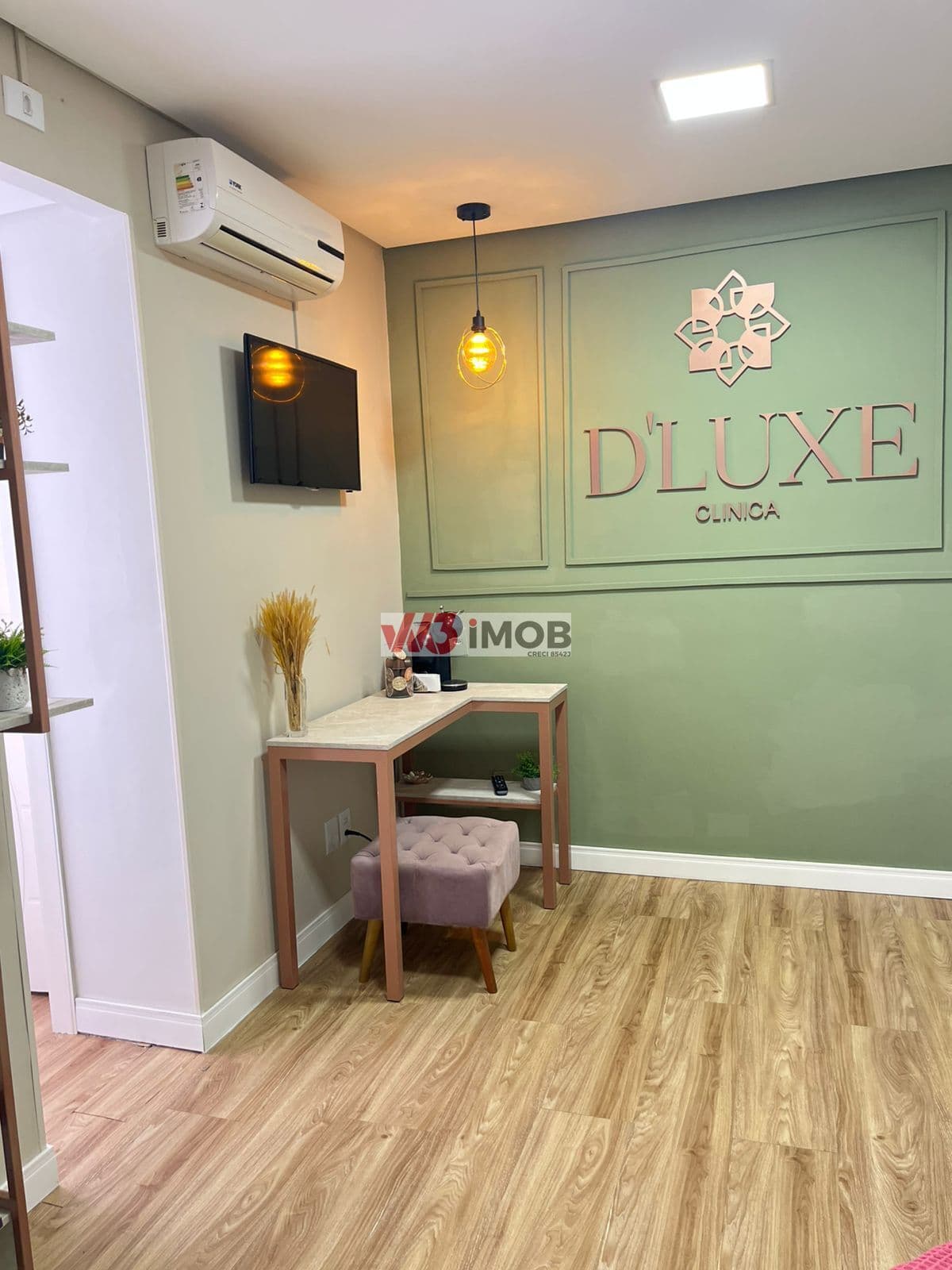 Sala Comercial - Clinica estética ou área da saúde no centro de Itajaí.