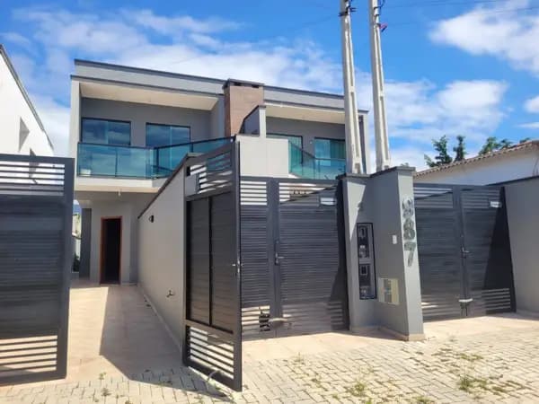 Casa à venda no bairro Jardim Brasil em Peruíbe/SP