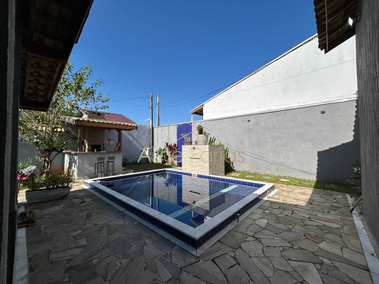 Excelente casa com piscina e área gourmet à venda em Peruíbe