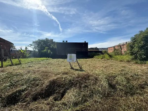 Terreno à venda no bairro Estância dos Eucaliptos em Peruíbe/SP