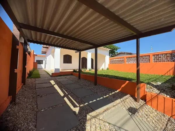 Casa à venda no bairro Balneário Três Marias em Peruíbe/SP