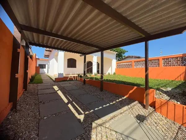 Casa à venda no bairro Balneário Três Marias em Peruíbe/SP