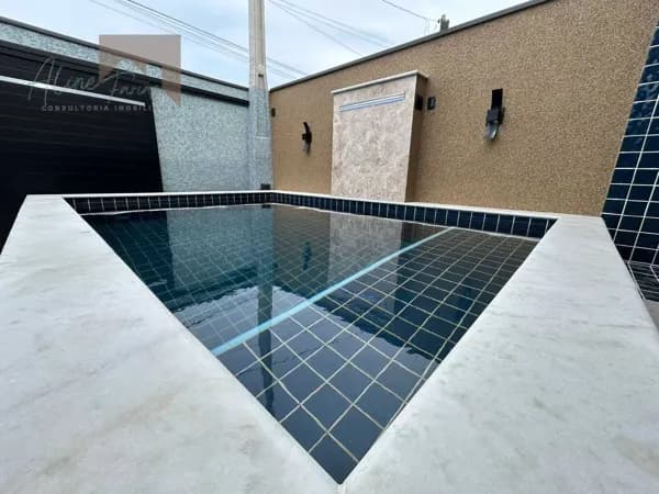 Casa nova com área gourmet completa e piscina à venda em Peruíbe