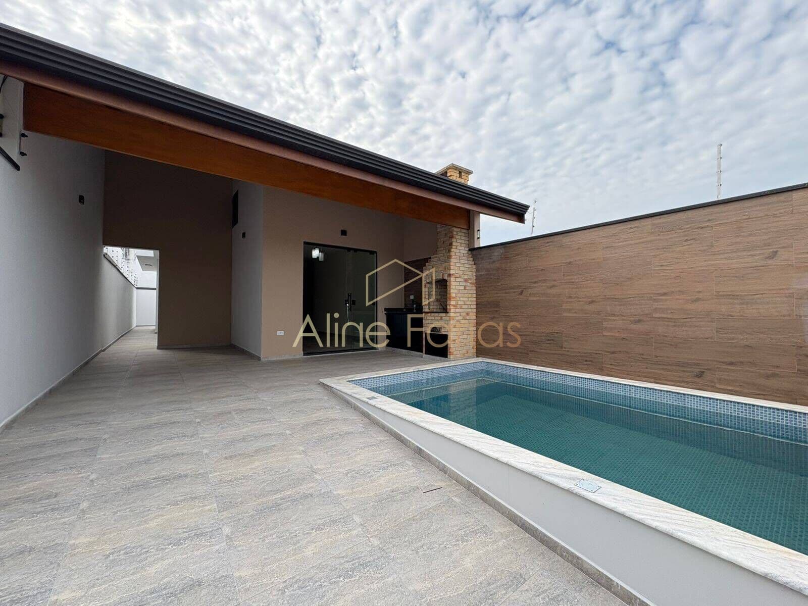 Casa nova no Flora Rica II com piscina e ambientes planejados à venda em Peruíbe