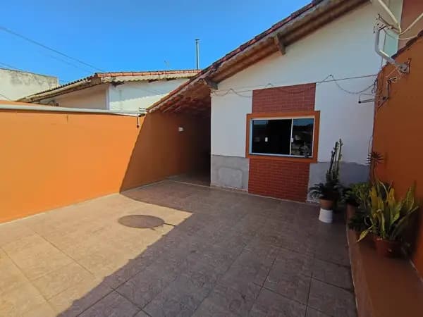 Casa à venda no bairro Jardim Brasil em Peruíbe/SP