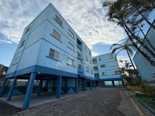 Apartamento à venda à uma quadra do mar em Peruíbe