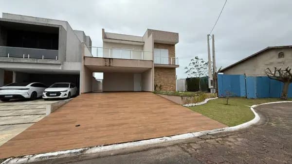 Sobrado de alto padrão à venda em Peruíbe