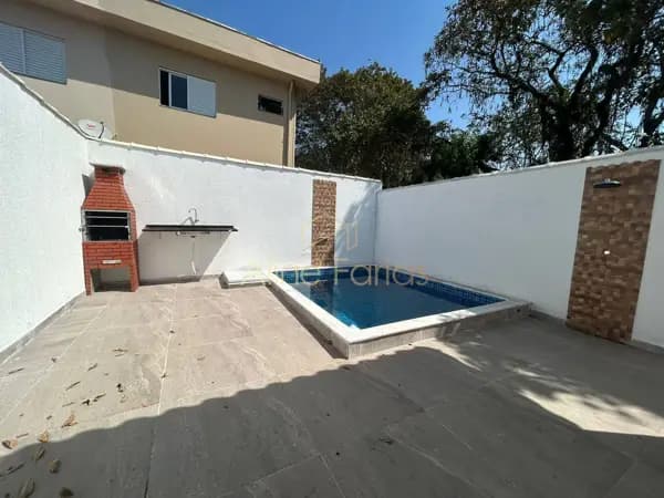Casa à venda no bairro Balneário Stella Maris em Peruíbe/SP