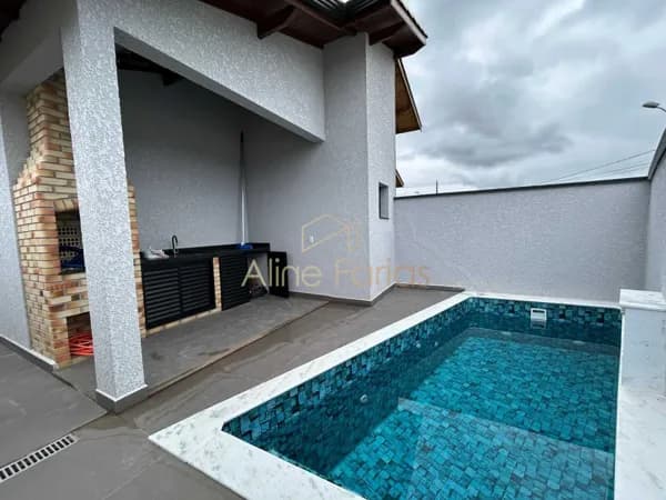 Oportunidade! Casa nova com 3 dormitórios, piscina e área gourmet à venda em Peruíbe