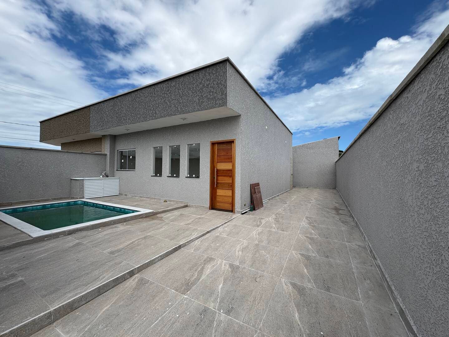 Casa à venda no bairro Estância São José em Peruíbe/SP