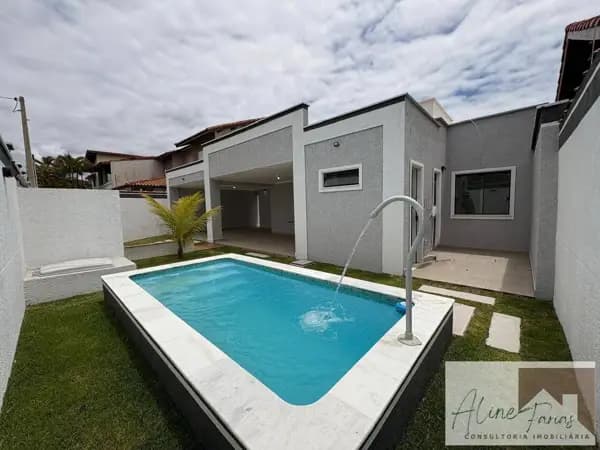 Casa à venda no bairro Jardim Mar e Sol em Peruíbe/SP
