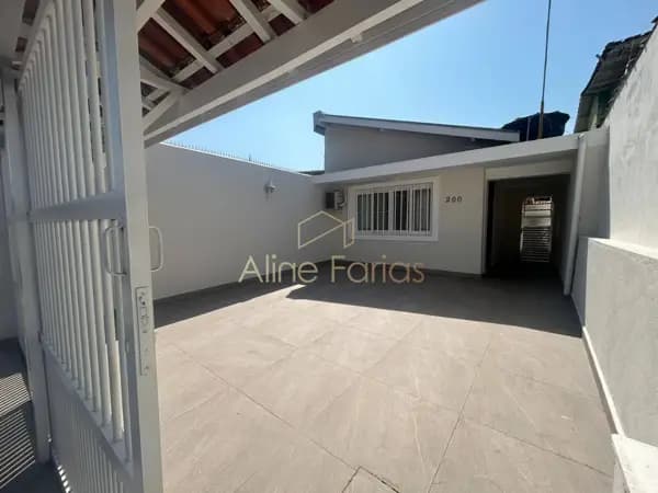 Casa à venda no bairro Centro em Peruíbe/SP