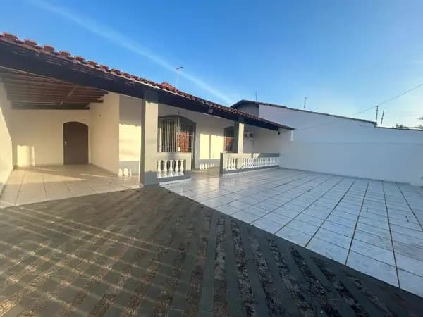 Casa à venda no bairro Jardim Beira Mar em Peruíbe/SP