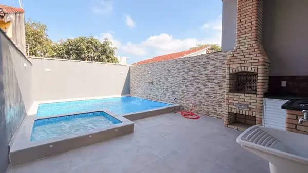 Casa à venda no bairro Balneário Josedy em Peruíbe/SP