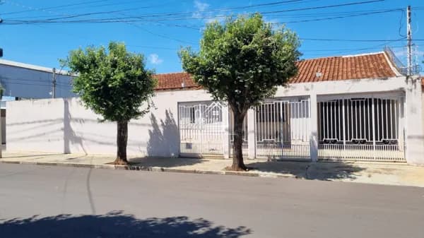 Casa em Promissão - Centro