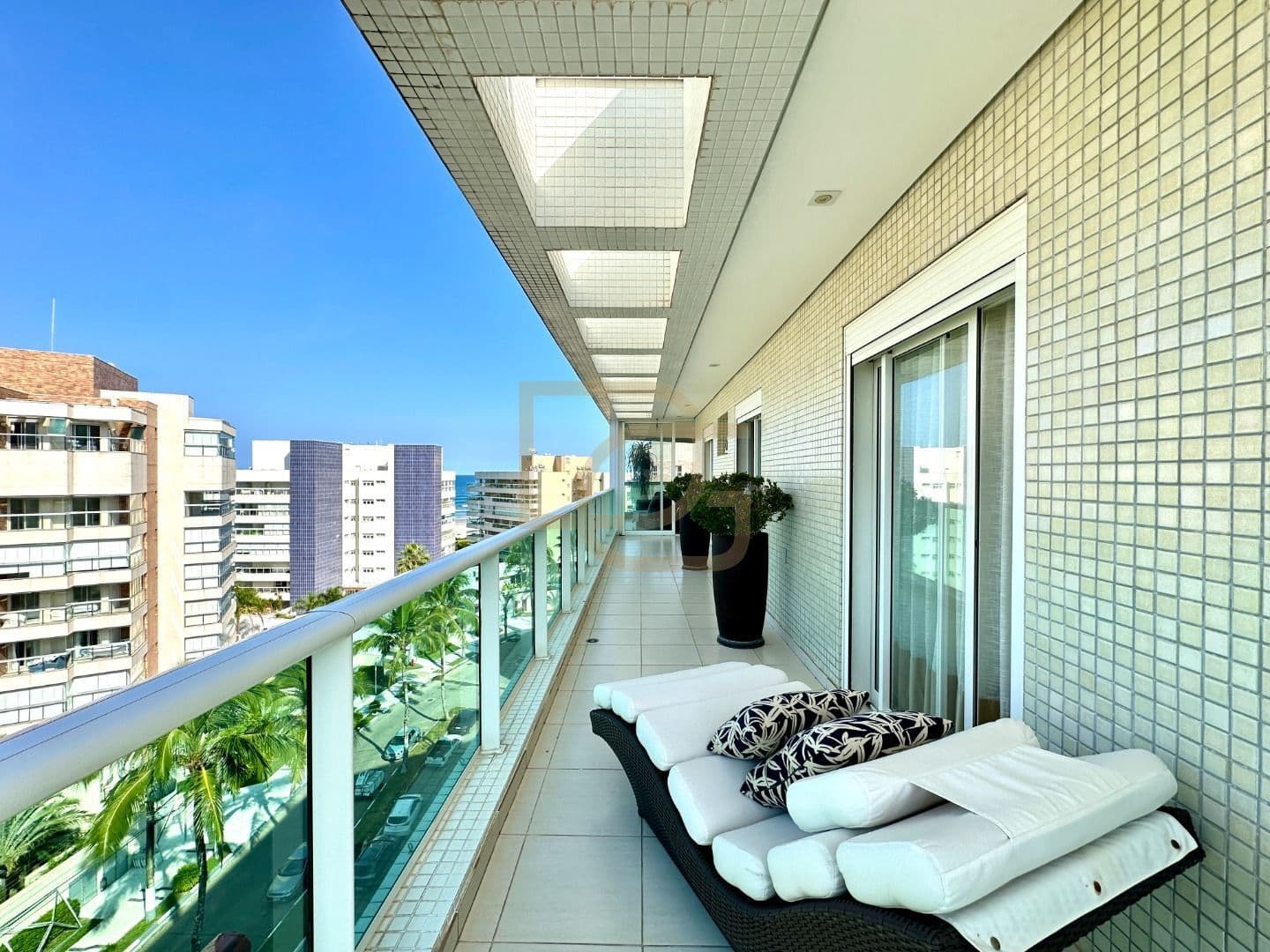 Cobertura de Luxo com Piscina Privativa e 5 Suítes